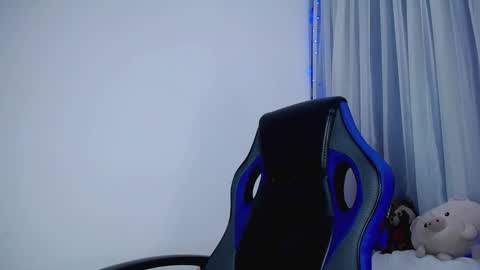Snapshot of cleopatra_cute chatting on October 21, 2025, 2:45 am  Nicol  online show from October 21, 2025, 2:45 am