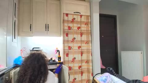 cleopatravodos online show from February 18, 2026, 7:32 pm