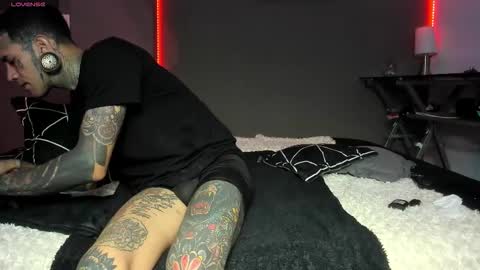 cleo y maikol online show from March 13, 2026, 2:51 am