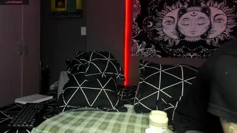 cleo y maikol online show from April 14, 2026, 7:58 am