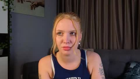 Snapshot of cleverblond chatting on October 21, 2025, 1:56 pm Alexandra online show from October 21, 2025, 1:56 pm
