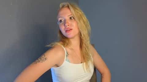 Snapshot of cleverblond chatting on October 27, 2025, 1:26 pm Alexandra online show from October 27, 2025, 1:26 pm