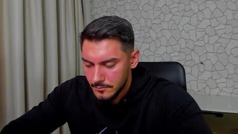 Snapshot of clintmasterss chatting on October 12, 2025, 4:33 am ClintMasterss online show from October 12, 2025, 4:33 am