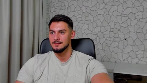 Snapshot of clintmasterss chatting on October 23, 2025, 5:29 am ClintMasterss online show from October 23, 2025, 5:29 am