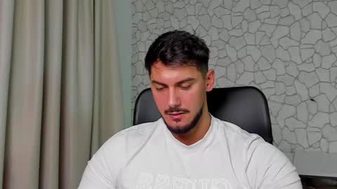 Snapshot of clintmasterss chatting on December 4, 2025, 6:01 am ClintMasterss online show from December 4, 2025, 6:01 am