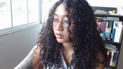 Clitia online show from February 4, 2026, 9:09 pm