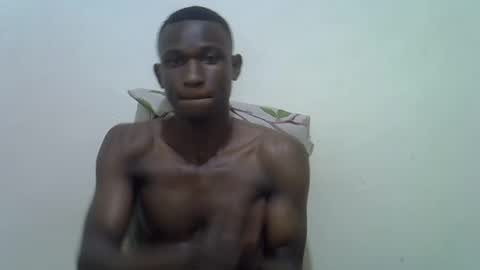 Snapshot of clive_damian chatting on February 7, 2026, 3:10 am clive_damian online show from February 7, 2026, 3:10 am