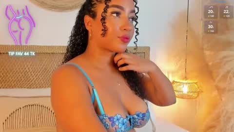 cloe_25 online show from September 30, 2025, 2:38 am
