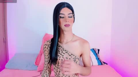 CLOE REMINTON online show from February 11, 2025, 9:31 am