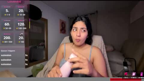 cloe small online show from October 15, 2025, 7:52 am