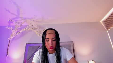 CLOE  online show from January 11, 2026, 3:44 am