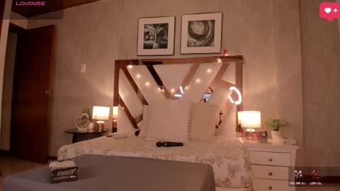 Cloe x Billy online show from November 27, 2025, 8:00 pm