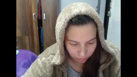 Snapshot of cloepussy chatting on October 23, 2025, 8:18 pm cloepussy online show from October 23, 2025, 8:18 pm