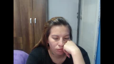 Snapshot of cloepussy chatting on October 27, 2025, 8:13 pm cloepussy online show from October 27, 2025, 8:13 pm