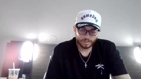 Snapshot of cloudyydayzz chatting on April 26, 2026, 1:47 am tallhungandcloudy online show from April 26, 2026, 1:47 am