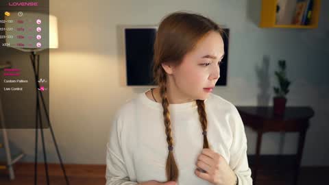 Hi everybody Im Lily Today is my first day here Lets get acquainted online show from December 18, 2024, 6:57 pm