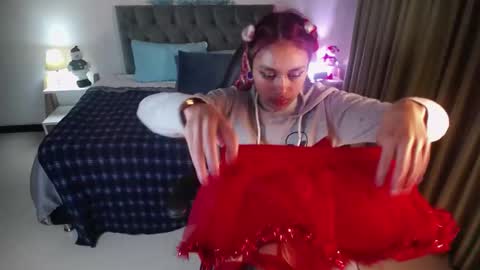 Snapshot of clown_face chatting on December 24, 2024, 3:38 am emely dolce online show from December 24, 2024, 3:38 am