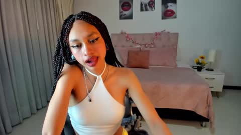 Snapshot of clown_face chatting on January 23, 2025, 5:35 am emely dolce online show from January 23, 2025, 5:35 am