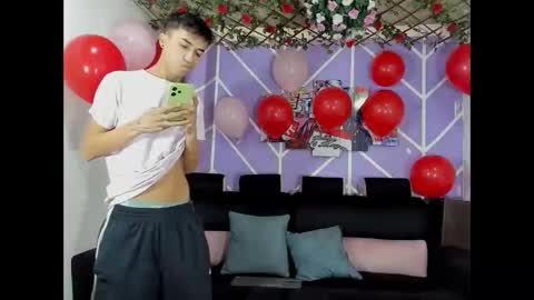 Snapshot of club_latinboys chatting on February 14, 2026, 1:52 pm club_latinboys online show from February 14, 2026, 1:52 pm