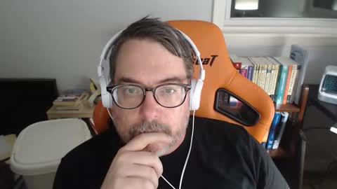 Snapshot of clyde_money chatting on October 20, 2025, 11:38 pm Clyde Money online show from October 20, 2025, 11:38 pm