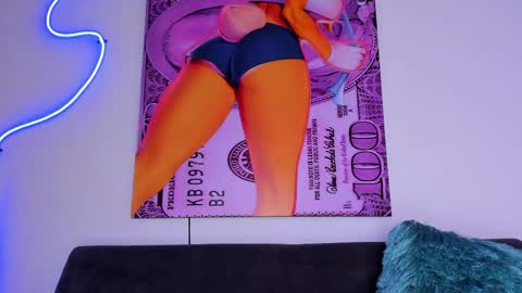 cmila0713 online show from May 15, 2026, 11:45 pm