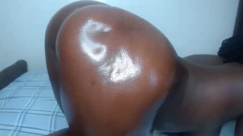 cocoa_devine online show from April 5, 2026, 11:40 am