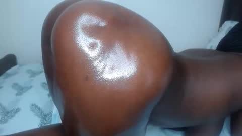 cocoa_devine online show from April 18, 2026, 11:58 am