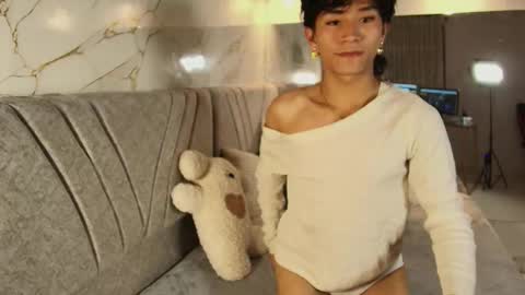 COCO online show from April 16, 2026, 11:33 am