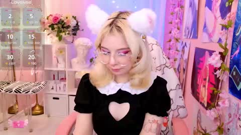 Mia online show from March 9, 2025, 11:03 pm