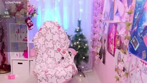 Mia online show from December 5, 2025, 3:09 pm