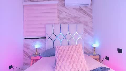 colett online show from November 13, 2025, 11:53 am