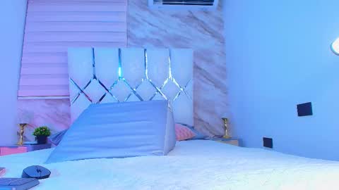 colett online show from February 26, 2026, 11:53 am