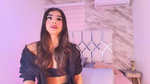 colett online show from April 6, 2026, 11:55 am