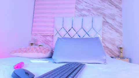 colett online show from April 11, 2026, 11:58 am