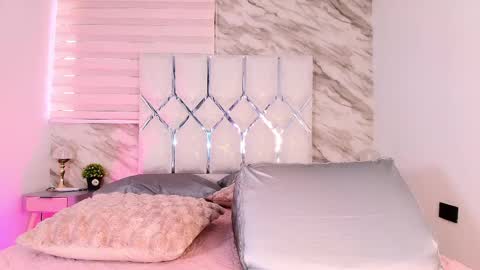 colett online show from April 23, 2026, 11:53 am