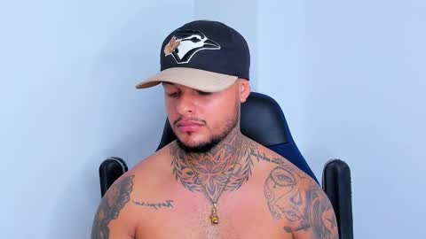 colin_fox1 online show from March 24, 2026, 5:07 pm