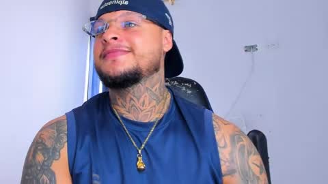 colin_fox1 online show from April 28, 2026, 4:01 pm