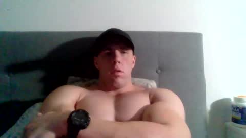 Snapshot of college_muscle chatting on January 24, 2025, 5:21 pm foreverxshredded online show from January 24, 2025, 5:21 pm