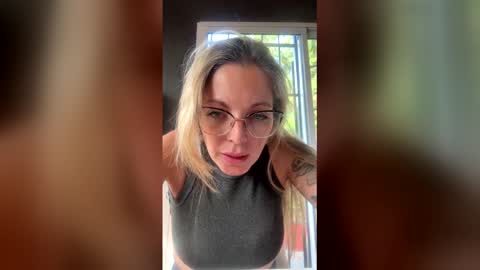 Snapshot of collinsjuliet177 chatting on April 20, 2026, 5:37 pm collinsjuliet177 online show from April 20, 2026, 5:37 pm
