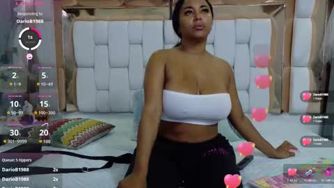 Snapshot of colombia_mommy_ chatting on October 12, 2025, 12:04 pm GRETCHEN online show from October 12, 2025, 12:04 pm