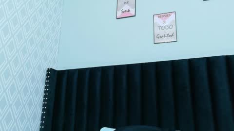  GRETCHEN  online show from April 14, 2026, 12:22 pm