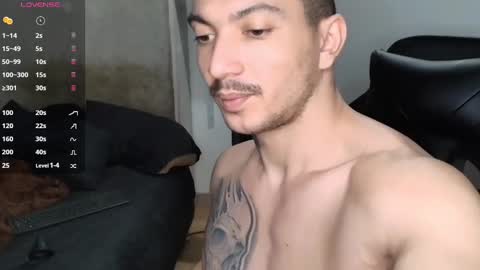 colombianmuscle8 online show from December 31, 2024, 11:06 pm