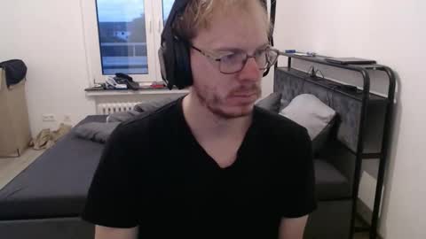 commanderchip online show from October 25, 2025, 6:10 am