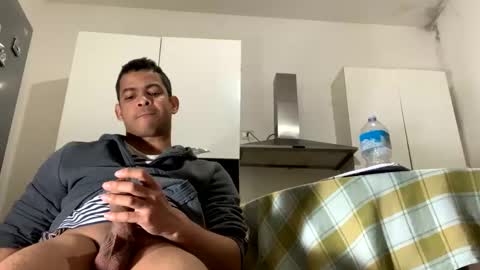 comobailamioso online show from March 12, 2025, 7:49 pm