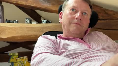 compay69 online show from February 8, 2025, 1:54 pm