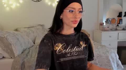 Snapshot of connie_deep chatting on February 9, 2025, 1:14 pm connie online show from February 9, 2025, 1:14 pm