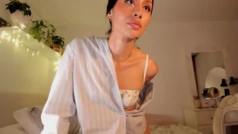 Snapshot of connie_deep chatting on February 9, 2025, 4:18 pm connie online show from February 9, 2025, 4:18 pm