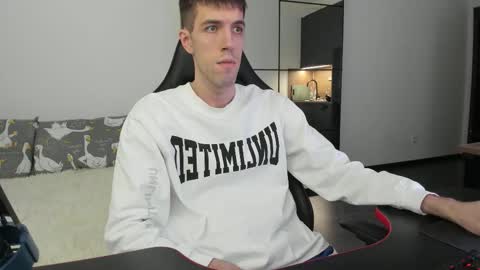 cookies_boys online show from February 15, 2026, 3:53 pm