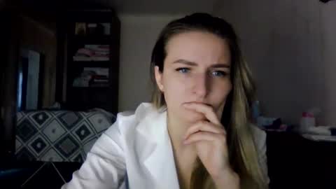 Snapshot of cora_fora chatting on January 6, 2026, 10:19 am cora_fora online show from January 6, 2026, 10:19 am