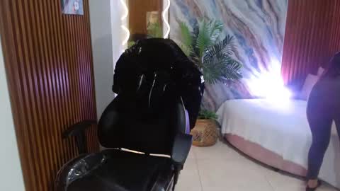 corall_tay1 online show from May 12, 2026, 11:51 am